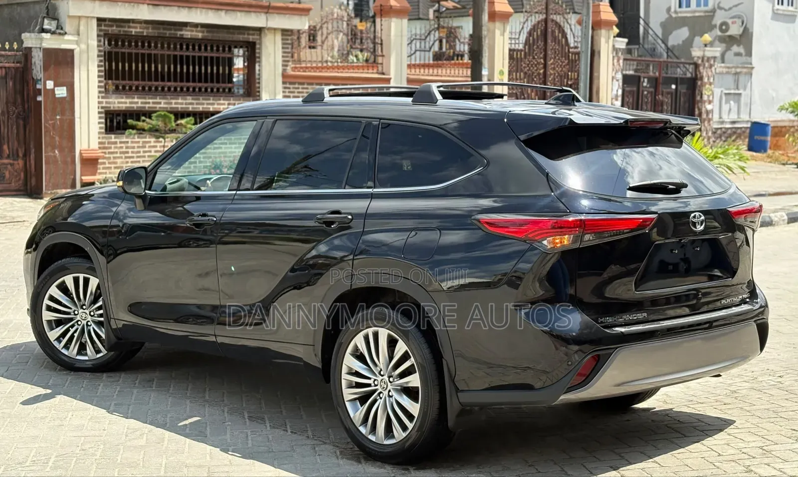 Toyota Highlander Platinum 2022 Black