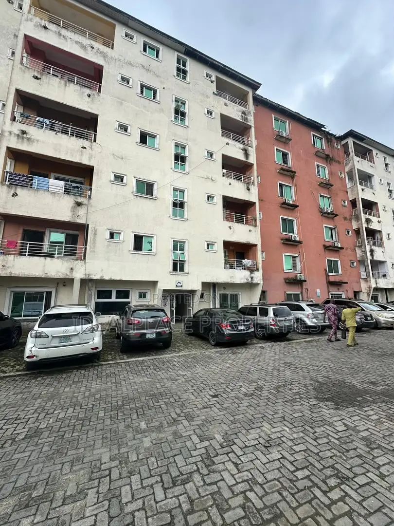 3bdrm Apartment in Lekki Paradise 3, Chevron for rent