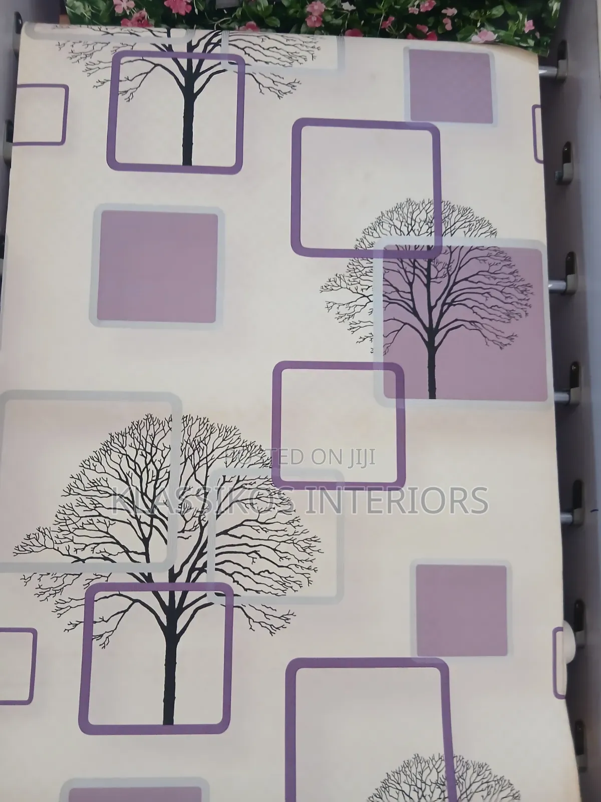TV Wallapapers in Rolls