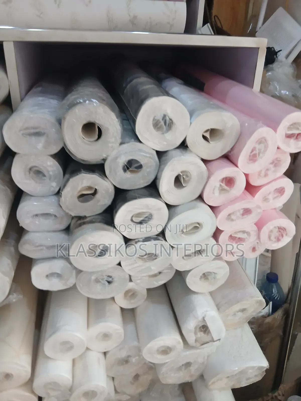 TV Wallapapers in Rolls