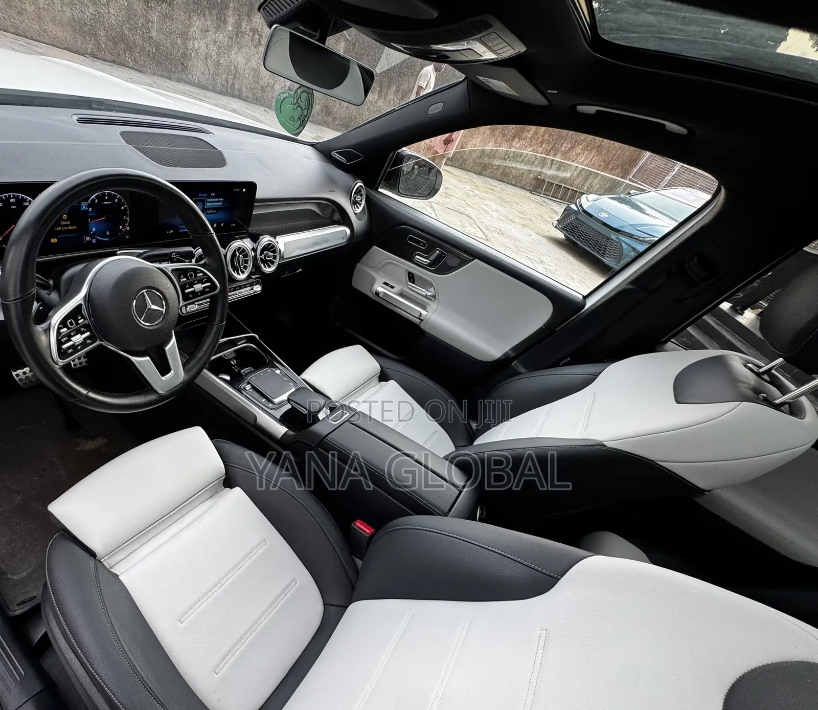 Mercedes-Benz GLB-Class GLB 250 4MATIC 2023 White