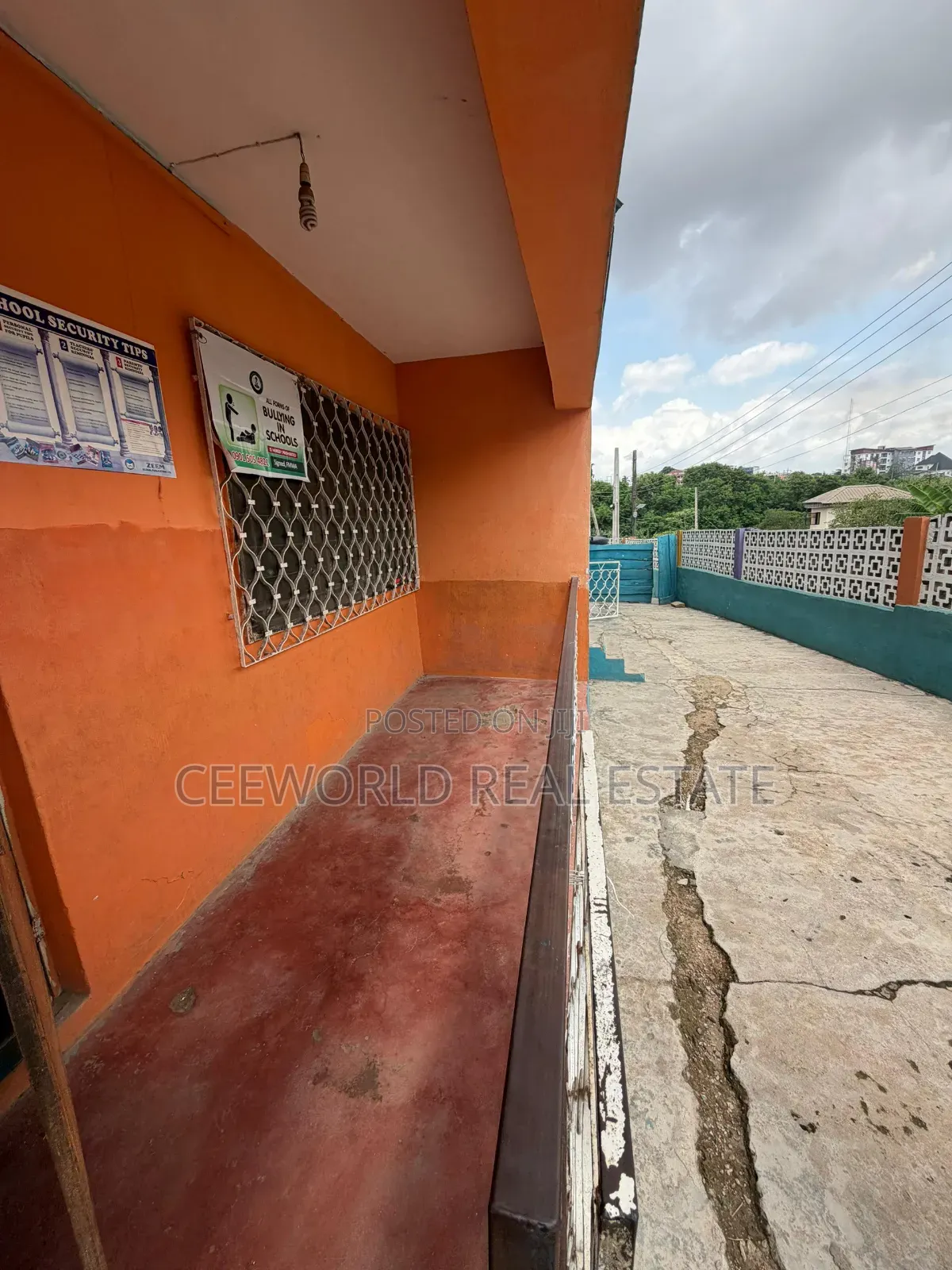 3bdrm Block of Flats in Joyce B Ring Road, CHallenge / Ibadan for sale