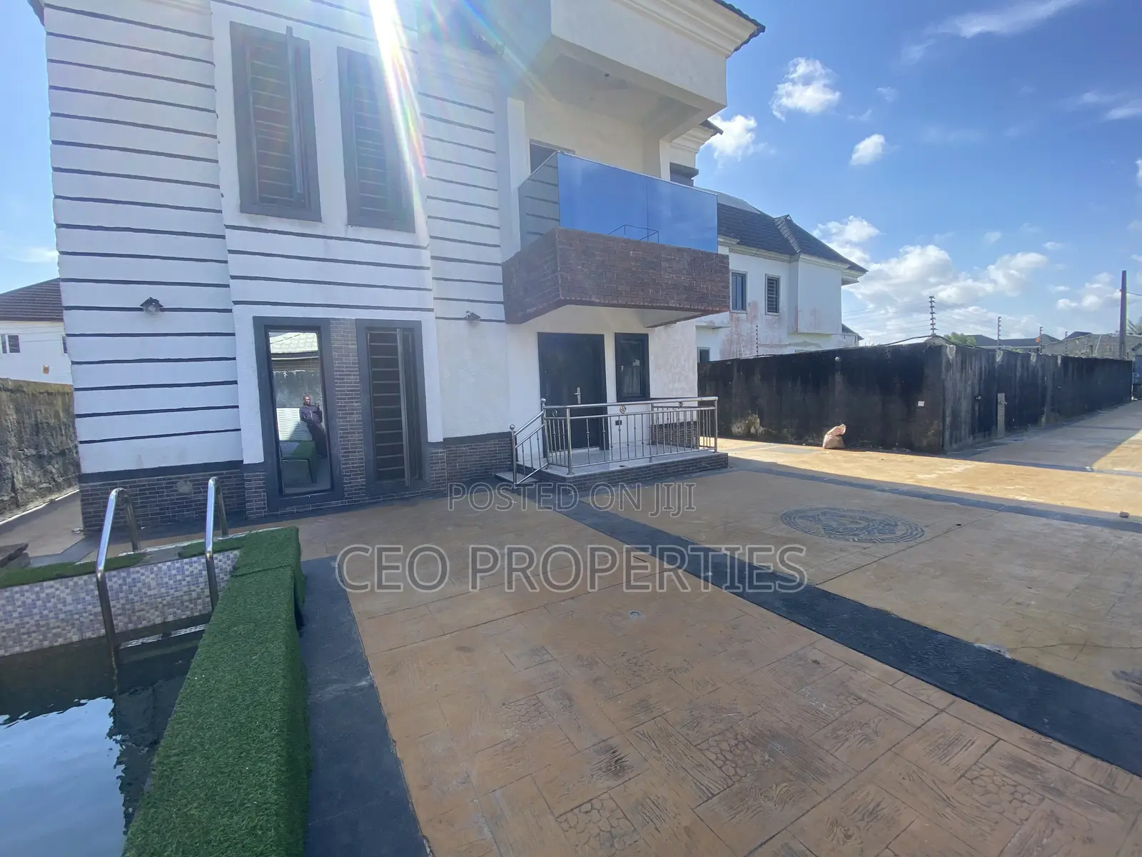 4bdrm Duplex in Awoyaya/Oribawa for sale