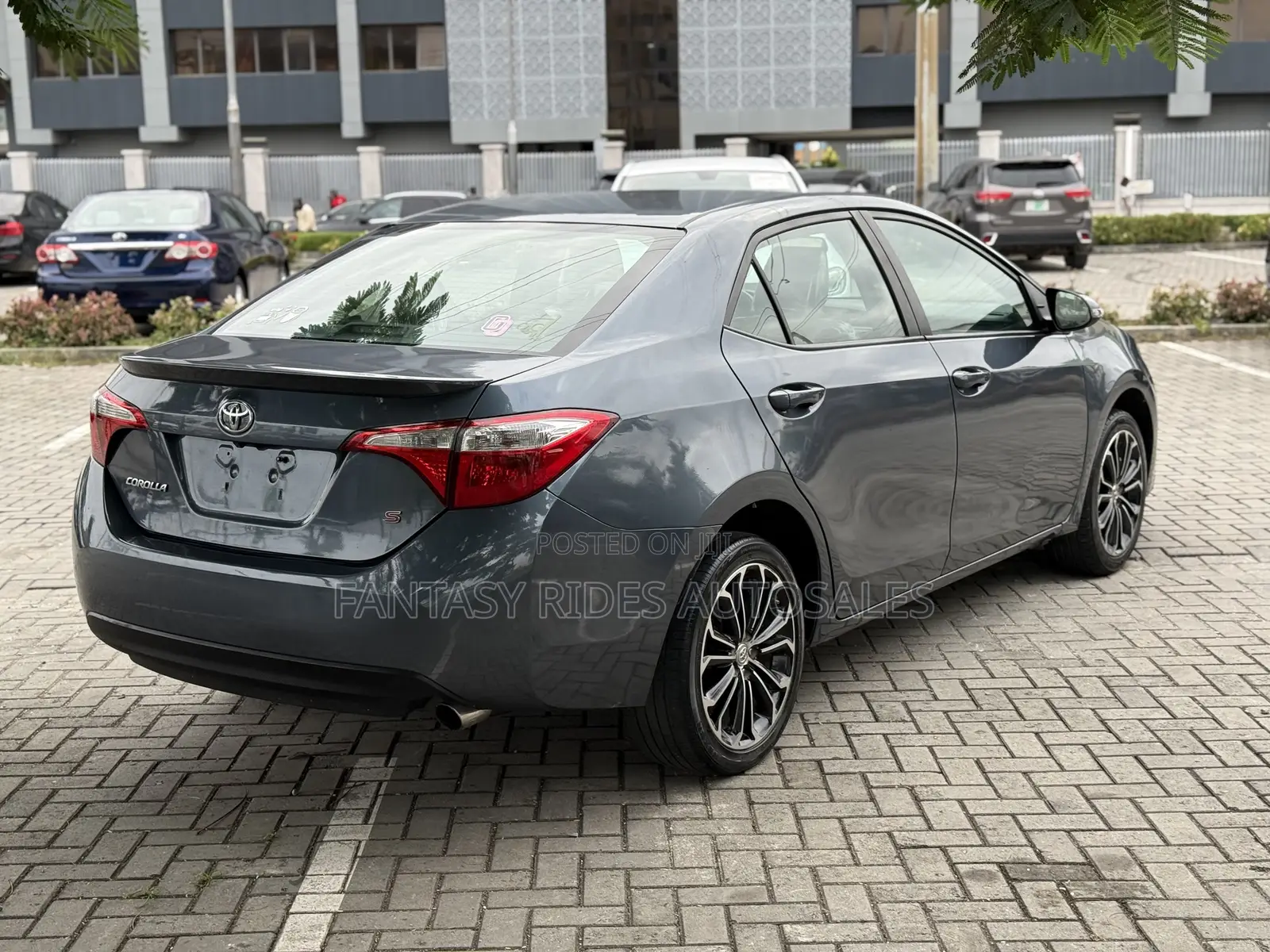 Toyota Corolla S Plus 4dr Sedan (1.8L 4cyl CVT) 2016 Gray