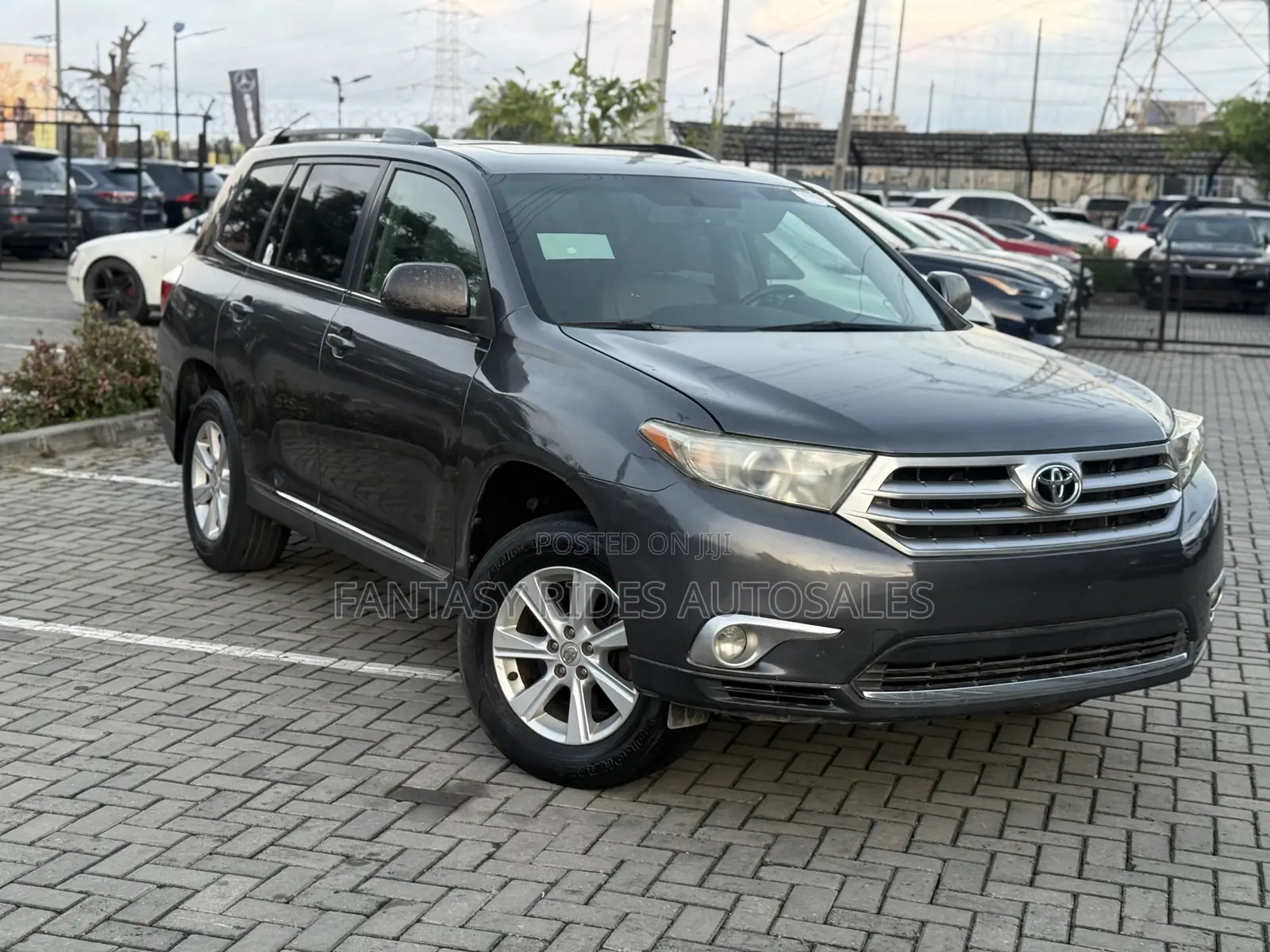 Toyota Highlander SE 2012 Gray