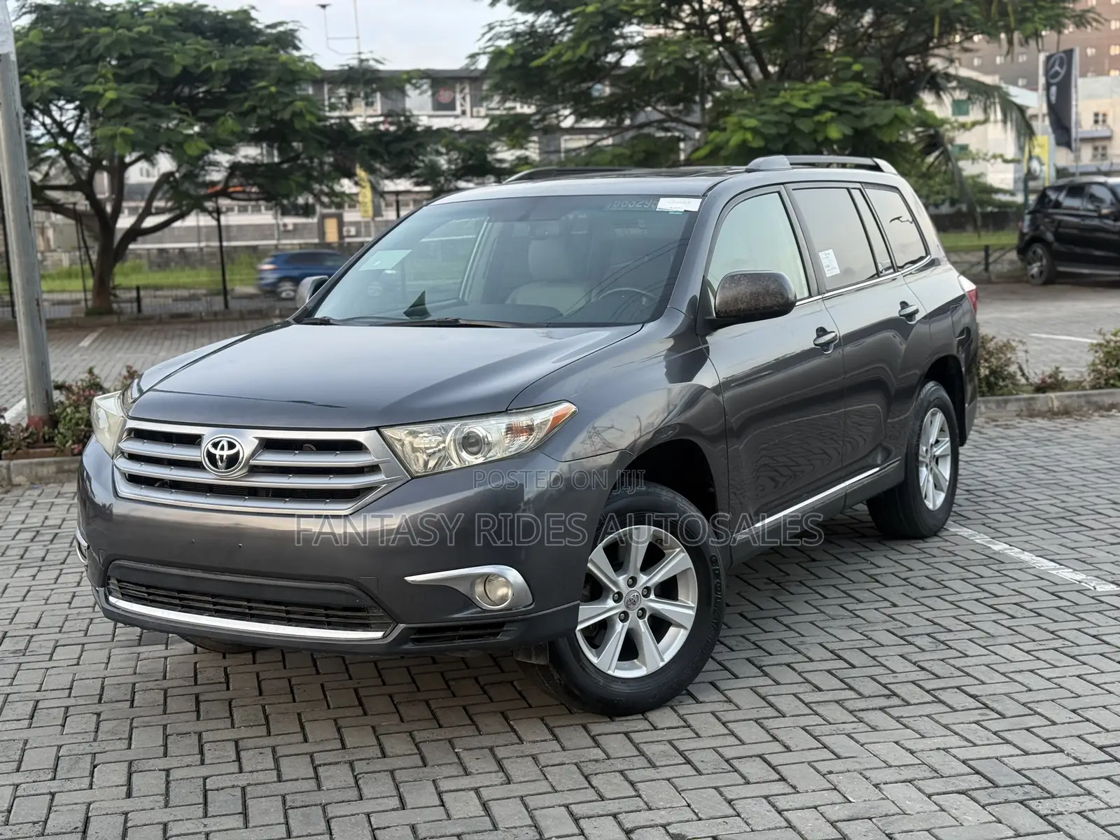Toyota Highlander SE 2012 Gray
