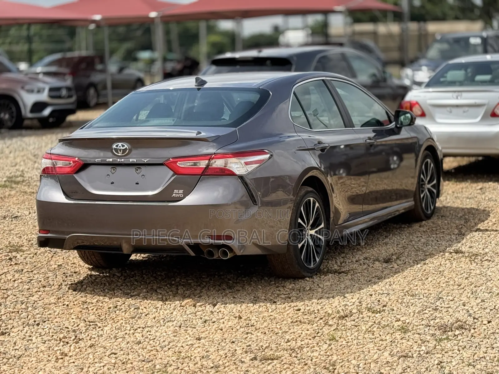 Toyota Camry SE 2021 Gray