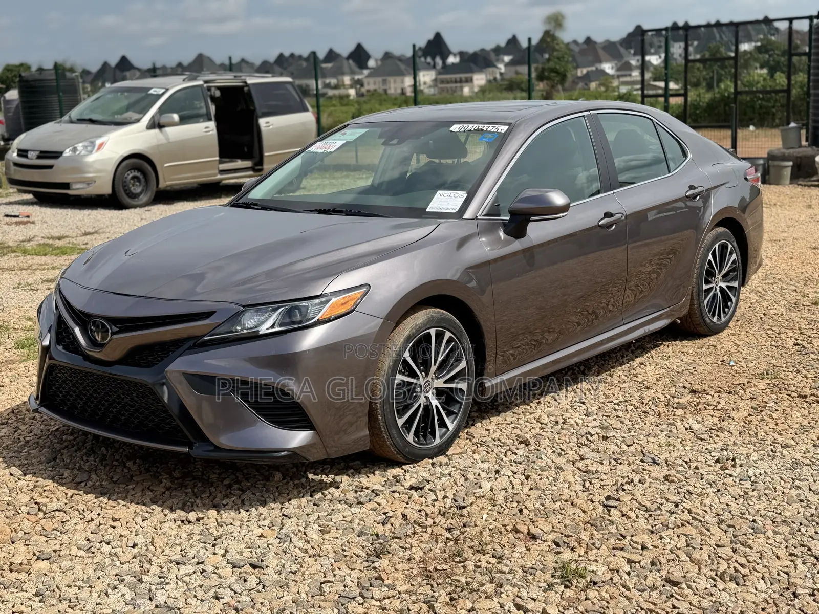 Toyota Camry SE 2021 Gray