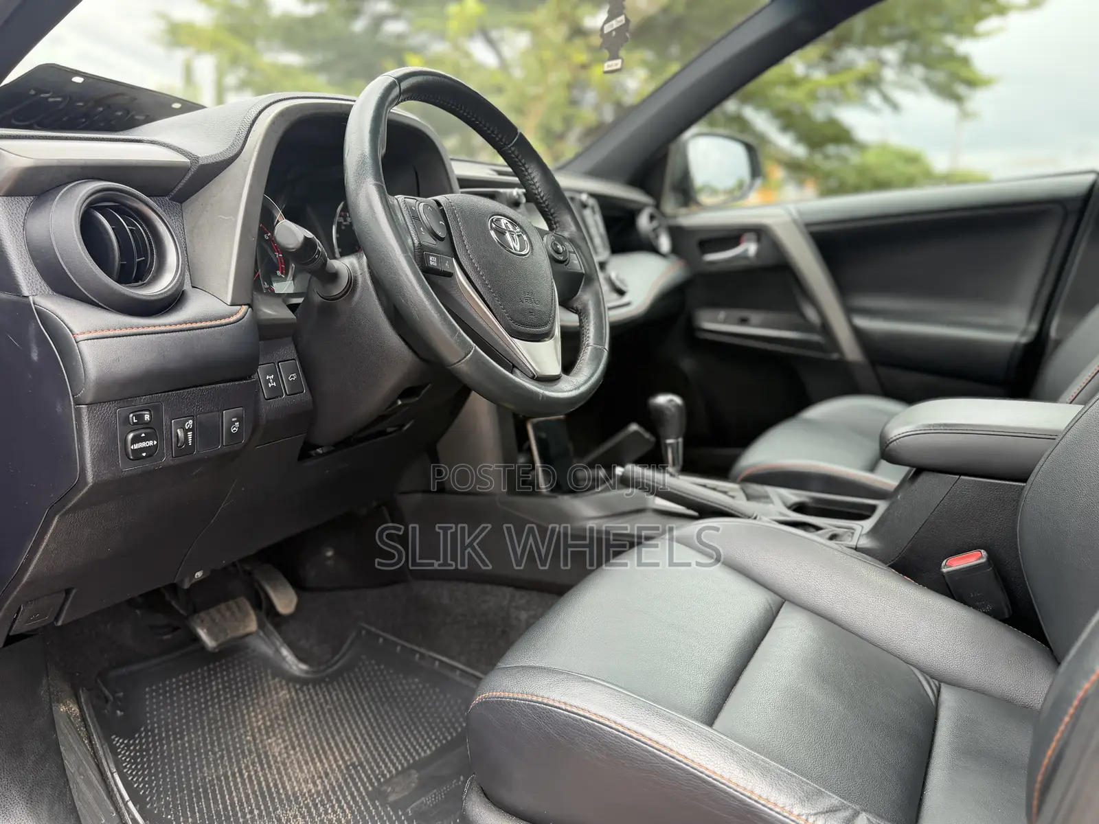 Toyota RAV4 SE AWD (2.5L 4cyl 6A) 2017 Black