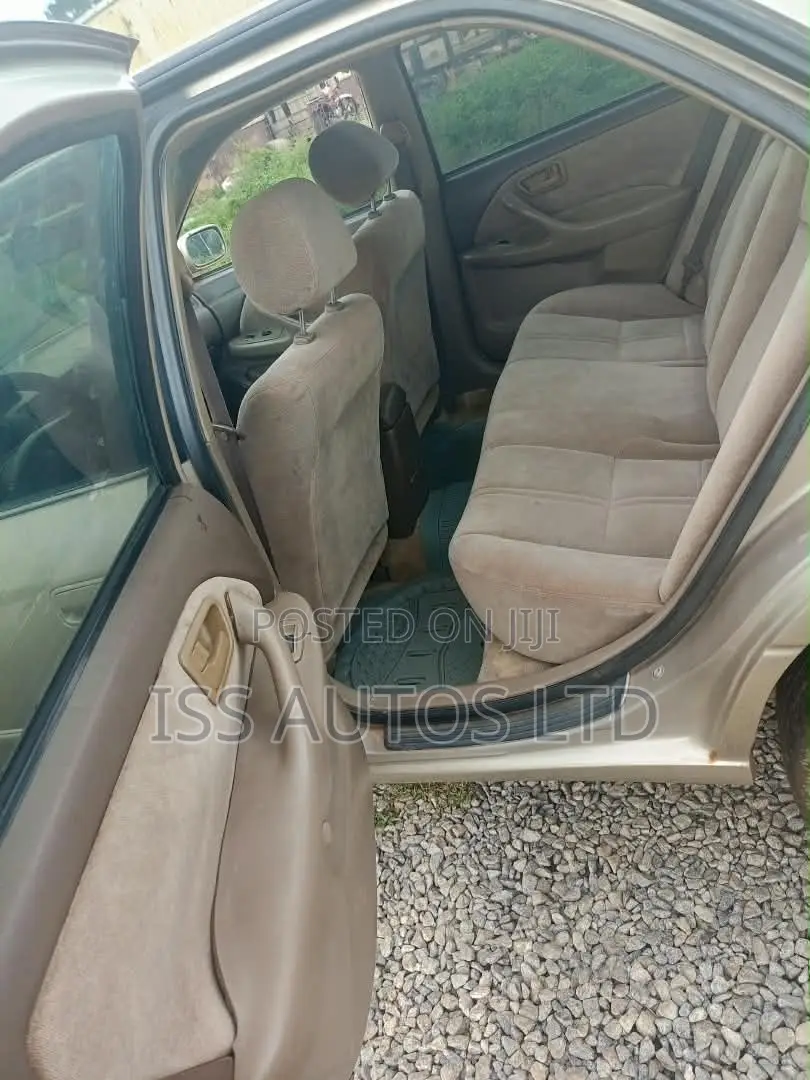 Toyota Camry Automatic 1999 Gold