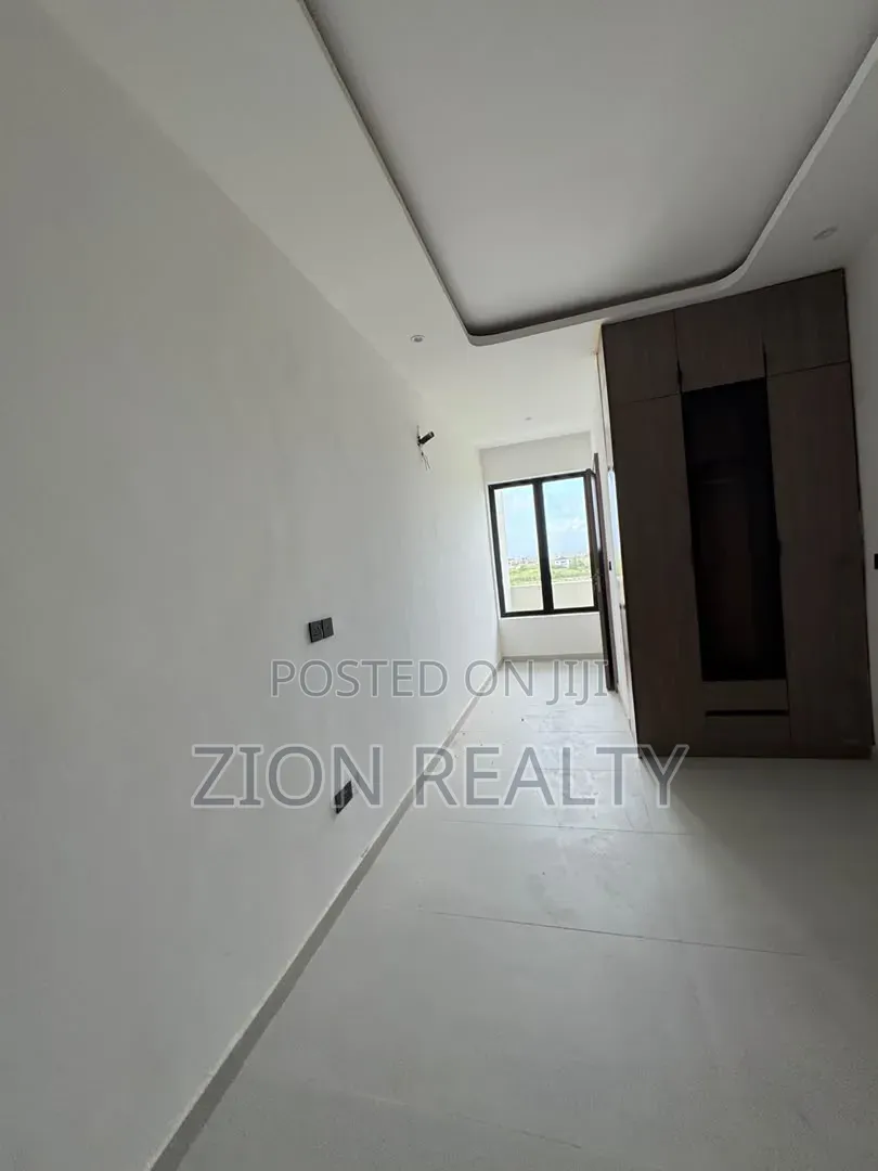 2bdrm Apartment in Foreshore, Lekki Phase 1 for rent