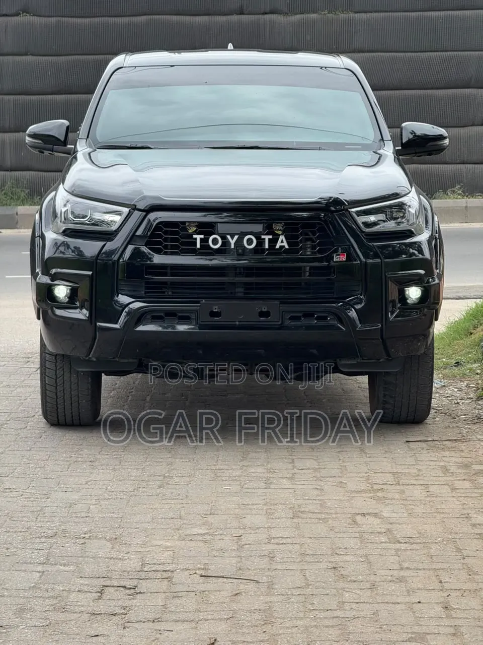 Toyota Hilux 2023 Black