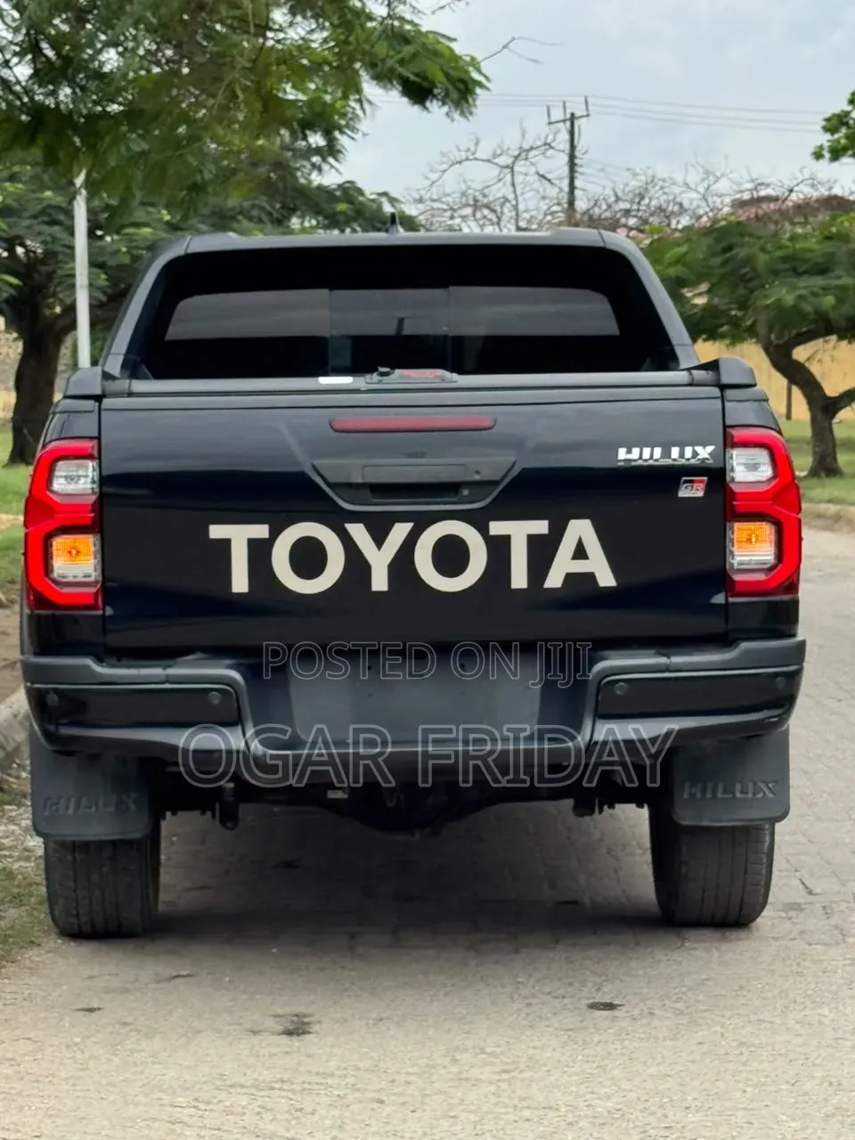 Toyota Hilux 2023 Black