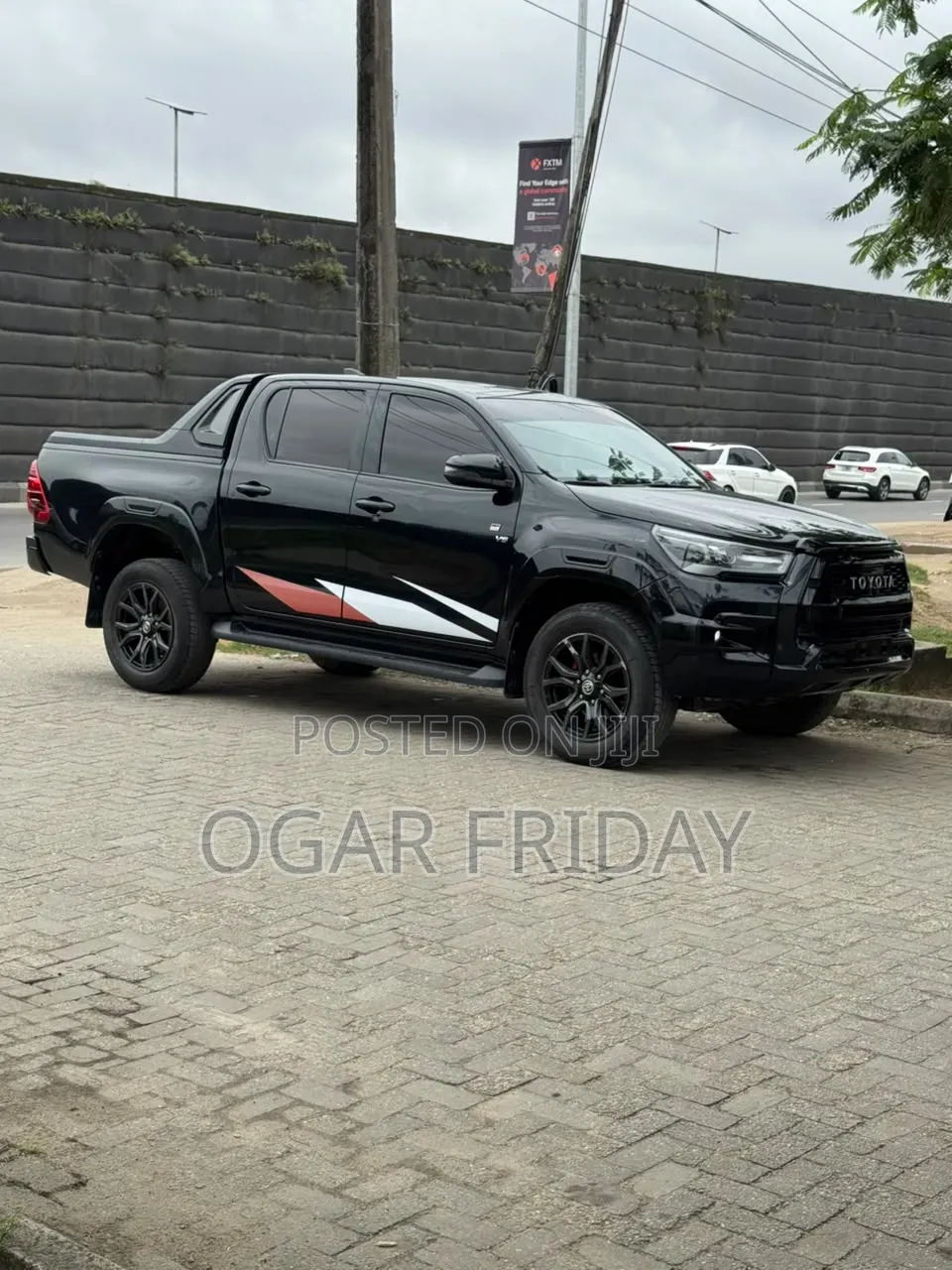 Toyota Hilux 2023 Black