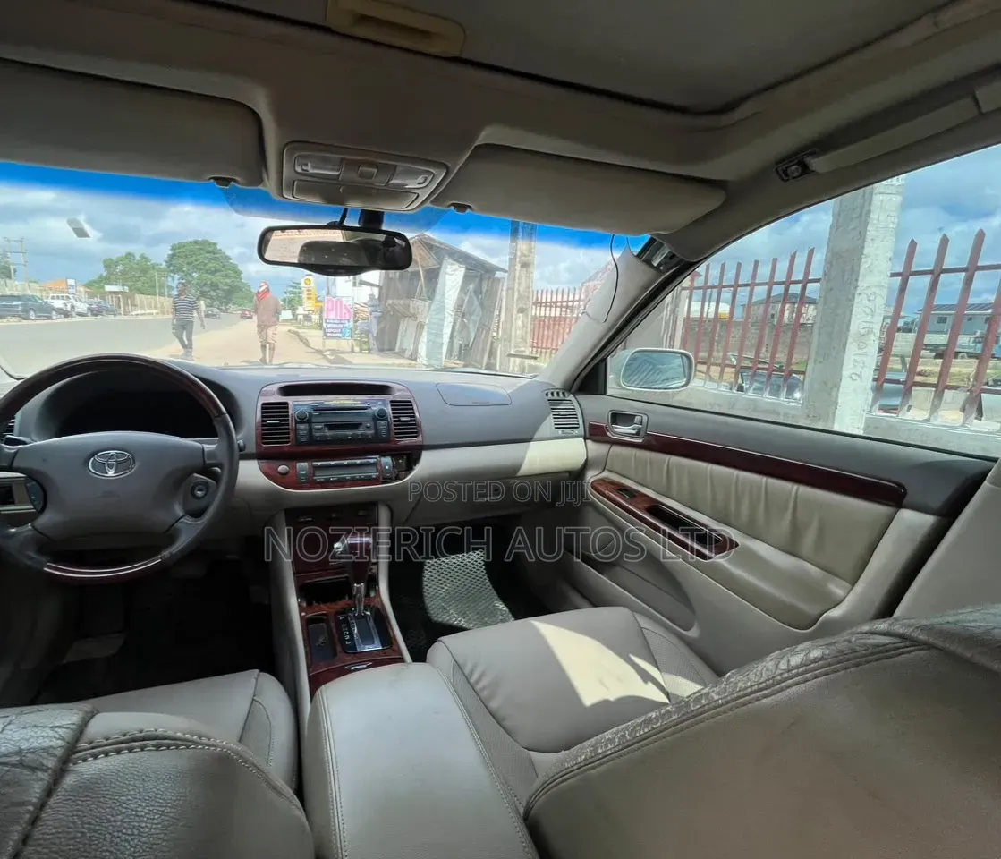 Toyota Camry 2004 Silver