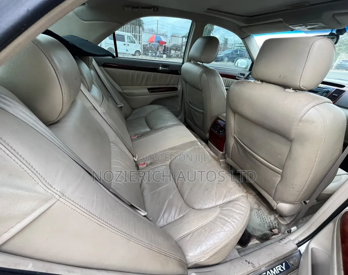 Toyota Camry 2004 Silver