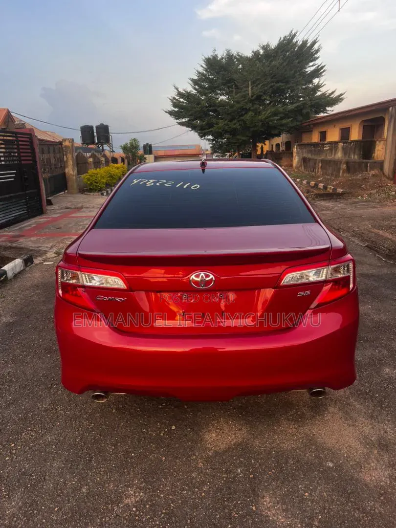 Toyota Camry SE V6 4dr Sedan (3.5L 6cyl 6A) 2013 Red