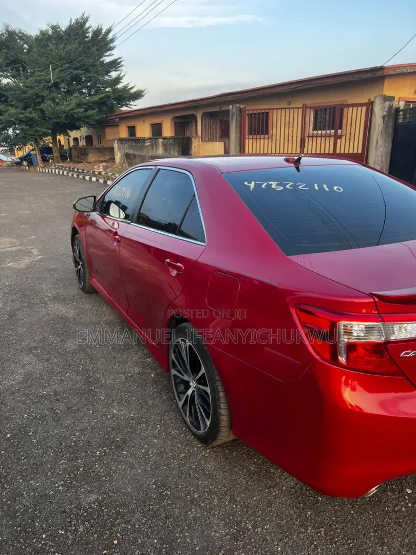 Toyota Camry SE V6 4dr Sedan (3.5L 6cyl 6A) 2013 Red