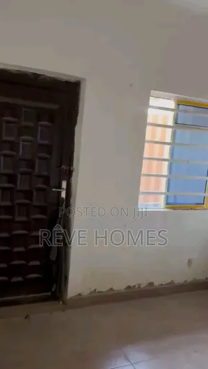 Mini Flat in Iwaya for rent