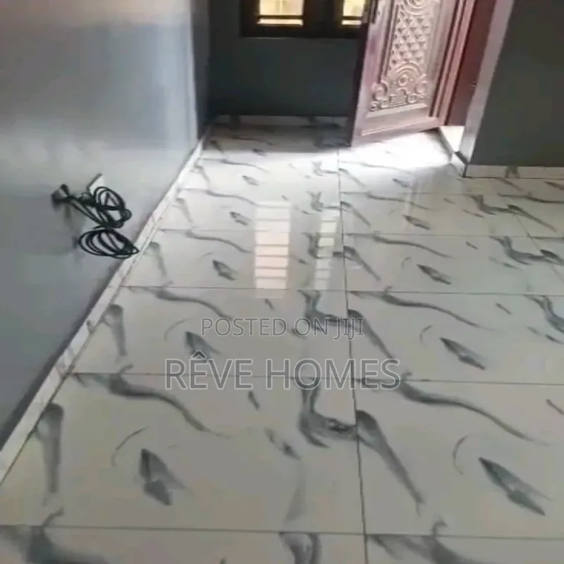 2bdrm Block of Flats in Adekunle for rent