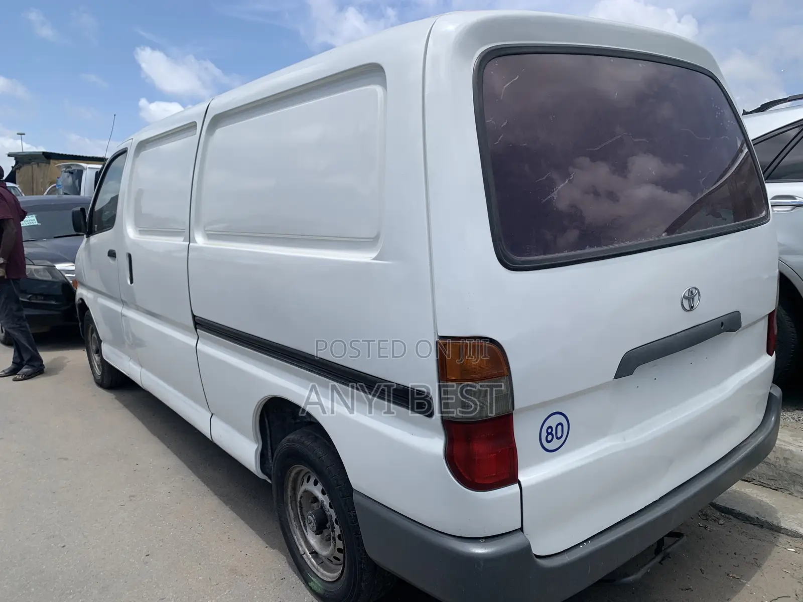Toyota HiAce 2004 White