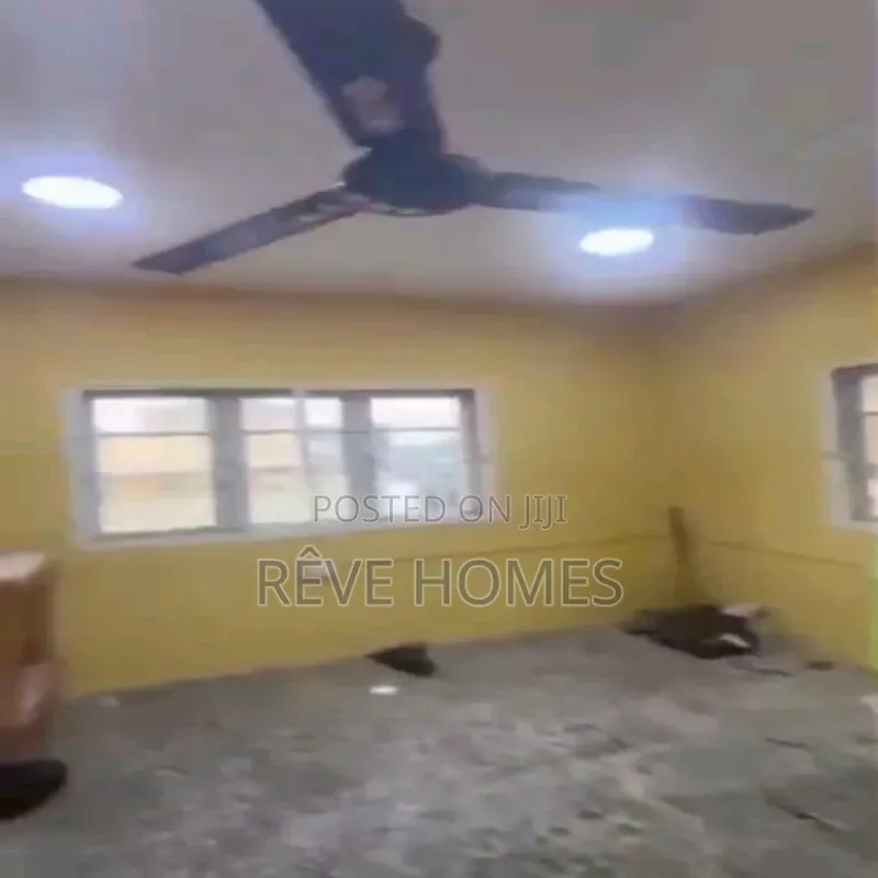 3bdrm Block of Flats in Shomolu / Shomolu for rent