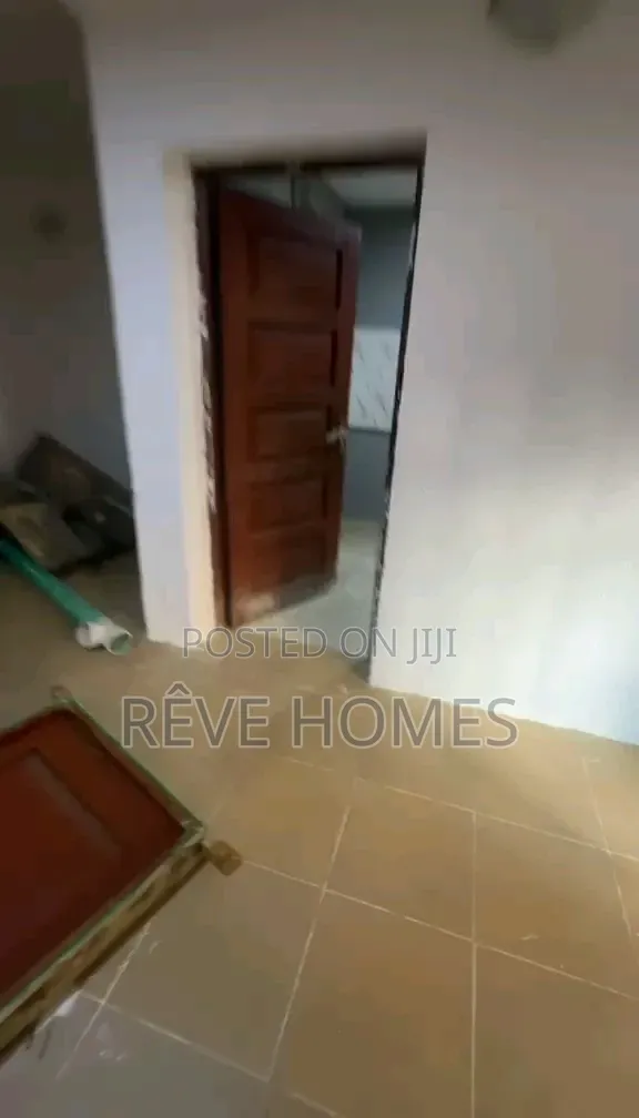3bdrm Block of Flats in Bariga / Shomolu for rent