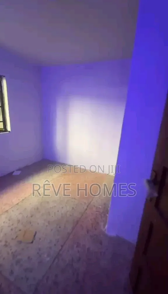 3bdrm Block of Flats in Bariga / Shomolu for rent