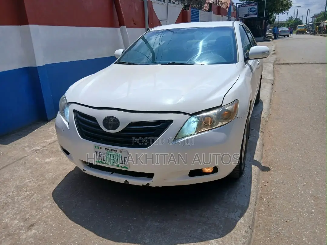 Toyota Camry LE 4dr Sedan (2.4L 4cyl 5A) 2008 White