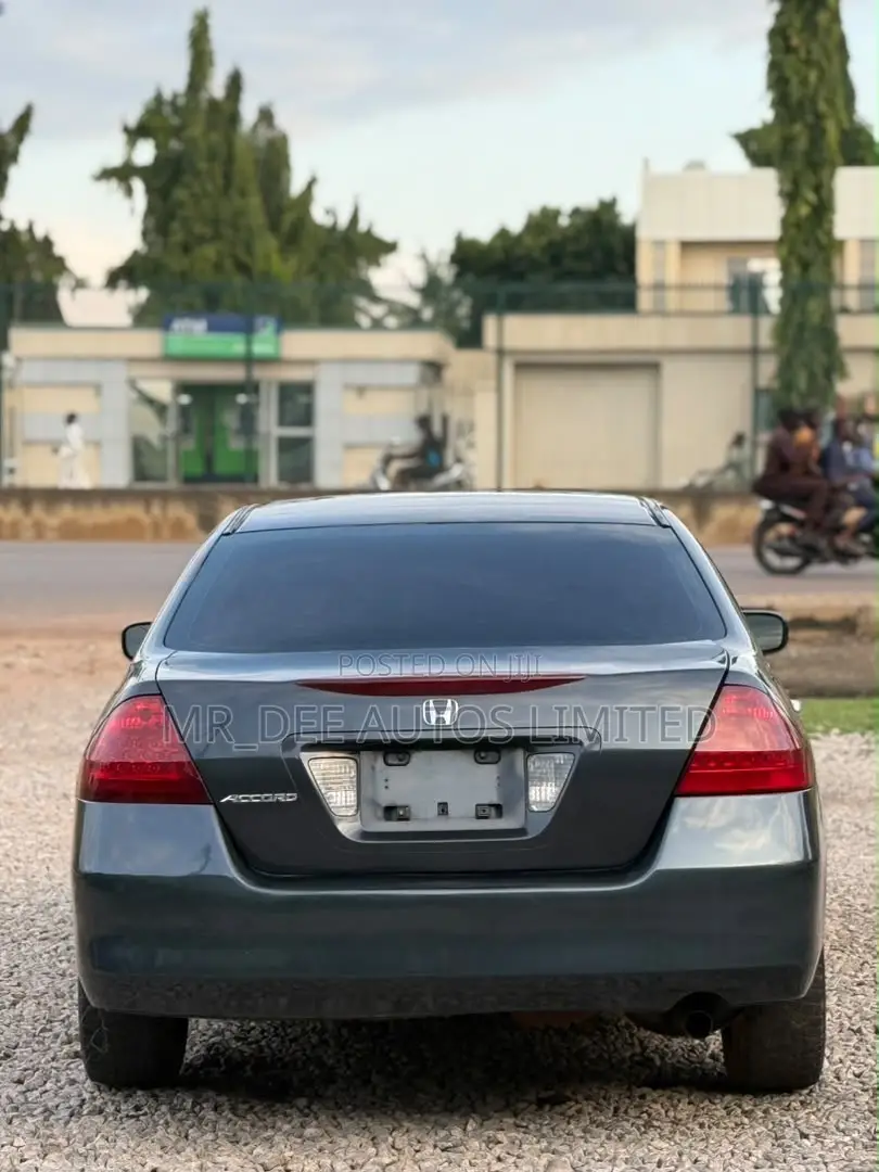 Honda Accord 2006 Gray
