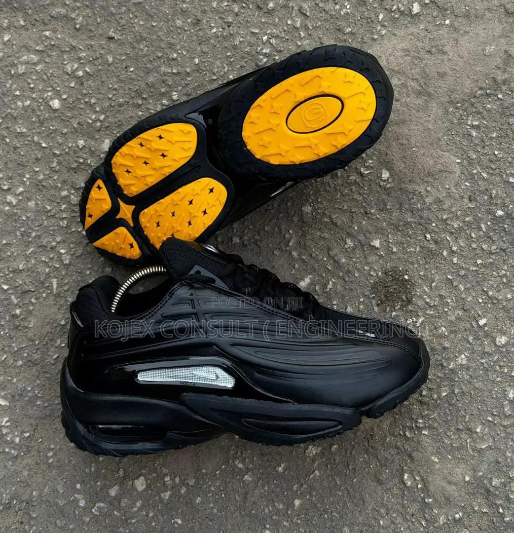 *Nike Air Max Muse