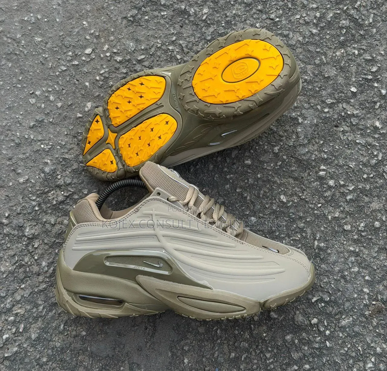 *Nike Air Max Muse