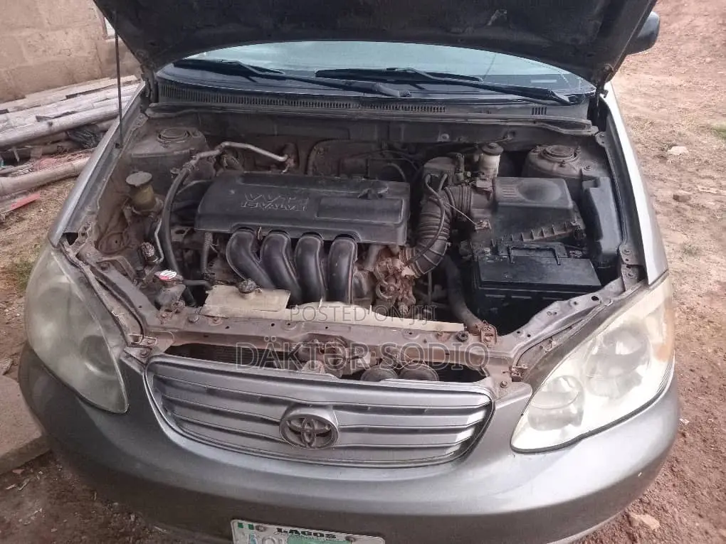 Toyota Corolla LE 2004 Gray