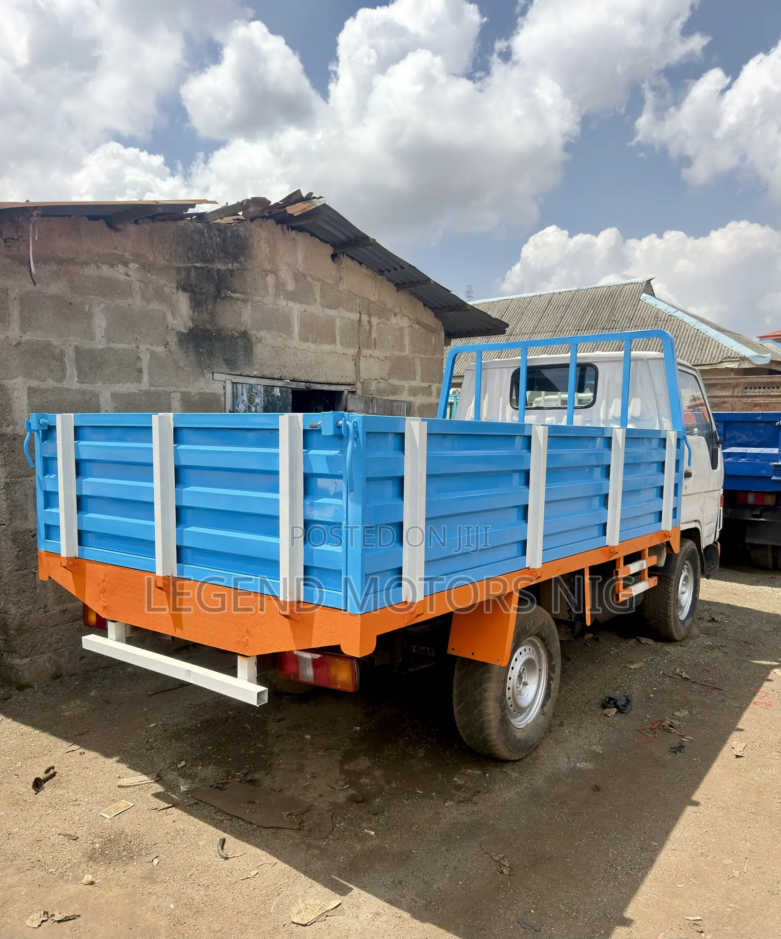 Toyota Dyna 100 Registered