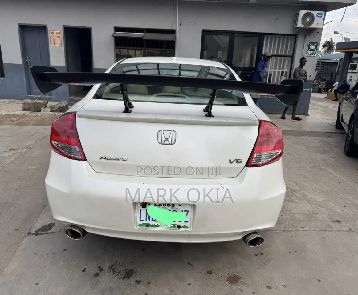 Honda Accord 2011 White