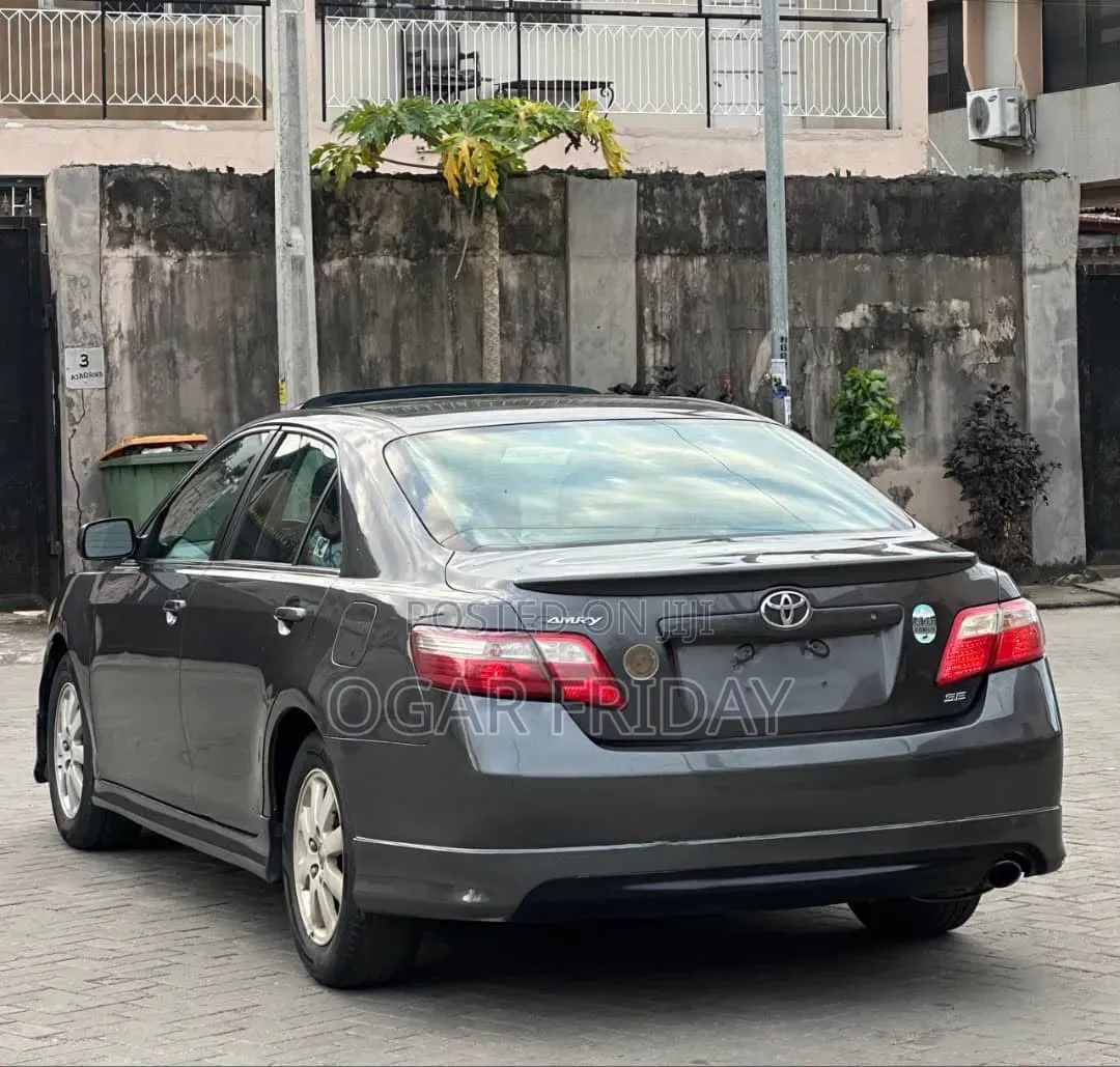 Toyota Camry 2.4 SE Automatic 2008 Gray