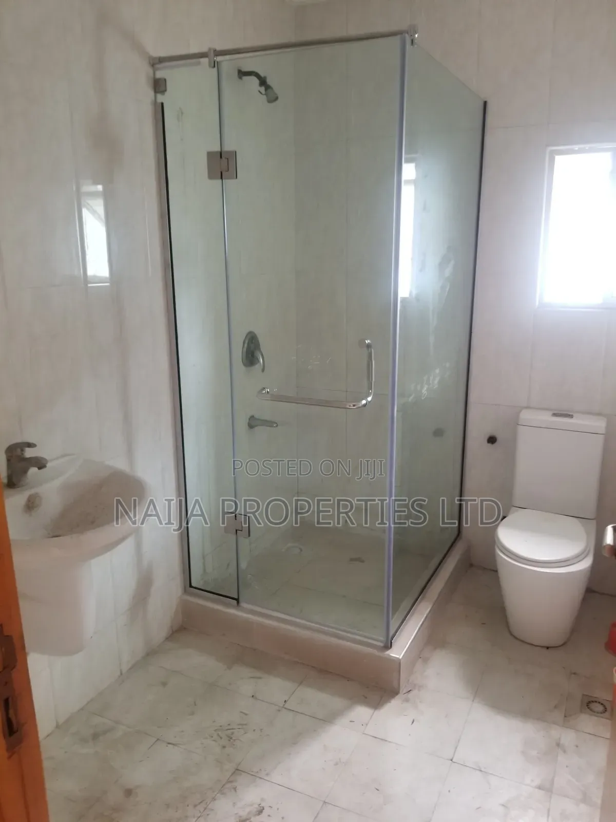 3bdrm Apartment in Off Fatai Arobioke, Lekki Phase 1 for rent