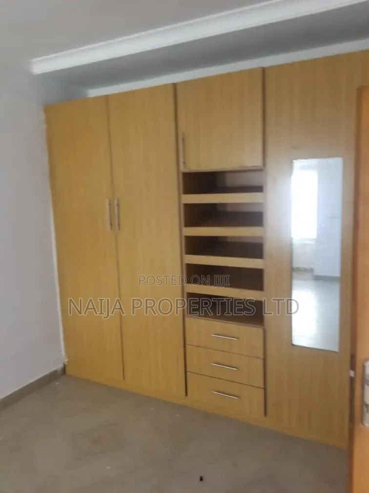 3bdrm Apartment in Off Fatai Arobioke, Lekki Phase 1 for rent