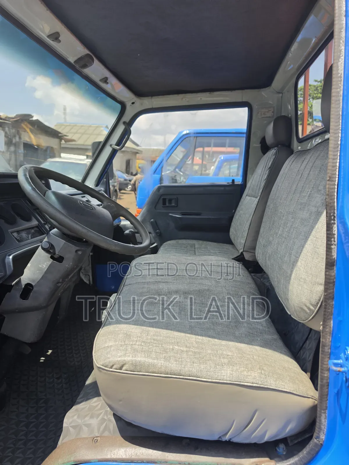 Toyota Dyna 150 Old Model RigidTruck
