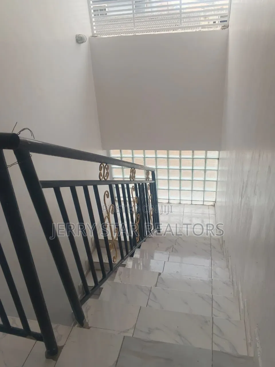 2bdrm Block of Flats in Marshyhill Estate, Ado / Ajah for rent