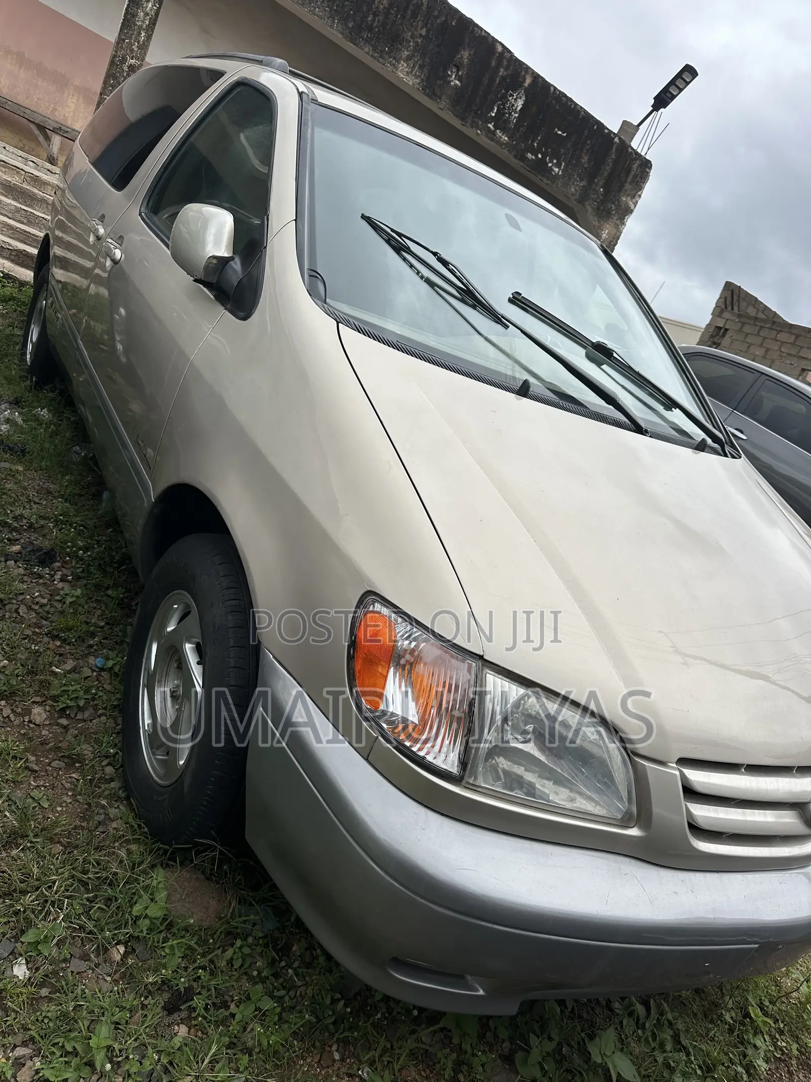 Toyota Sienna 2002 Gold