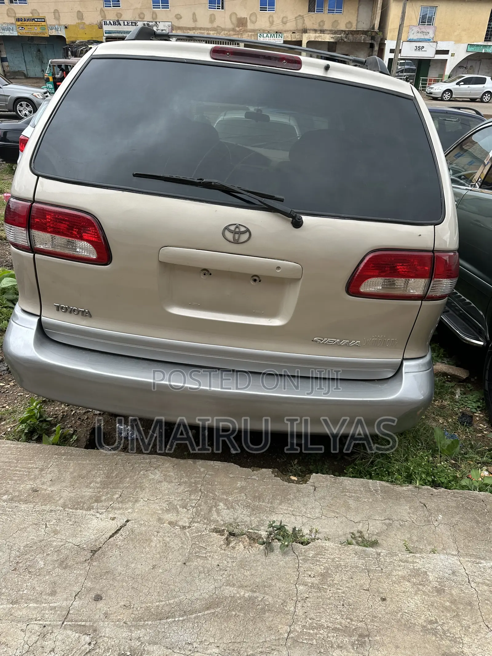 Toyota Sienna 2002 Gold
