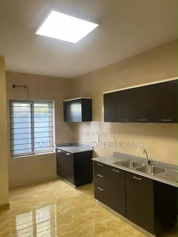 4bdrm Duplex in Lekki Phase 1 for rent