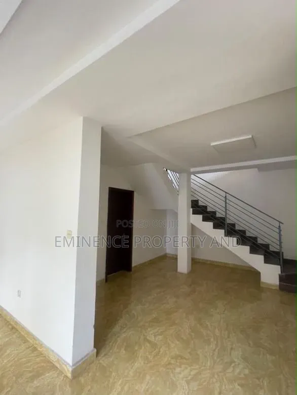 4bdrm Duplex in Lekki Phase 1 for rent