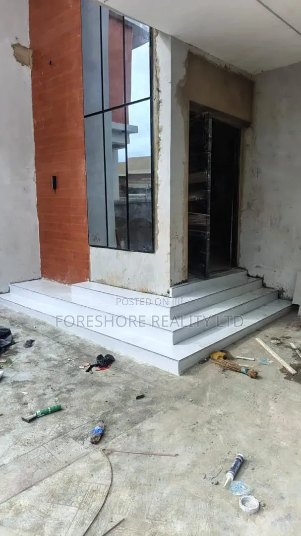 5bdrm Duplex in Oregun for sale