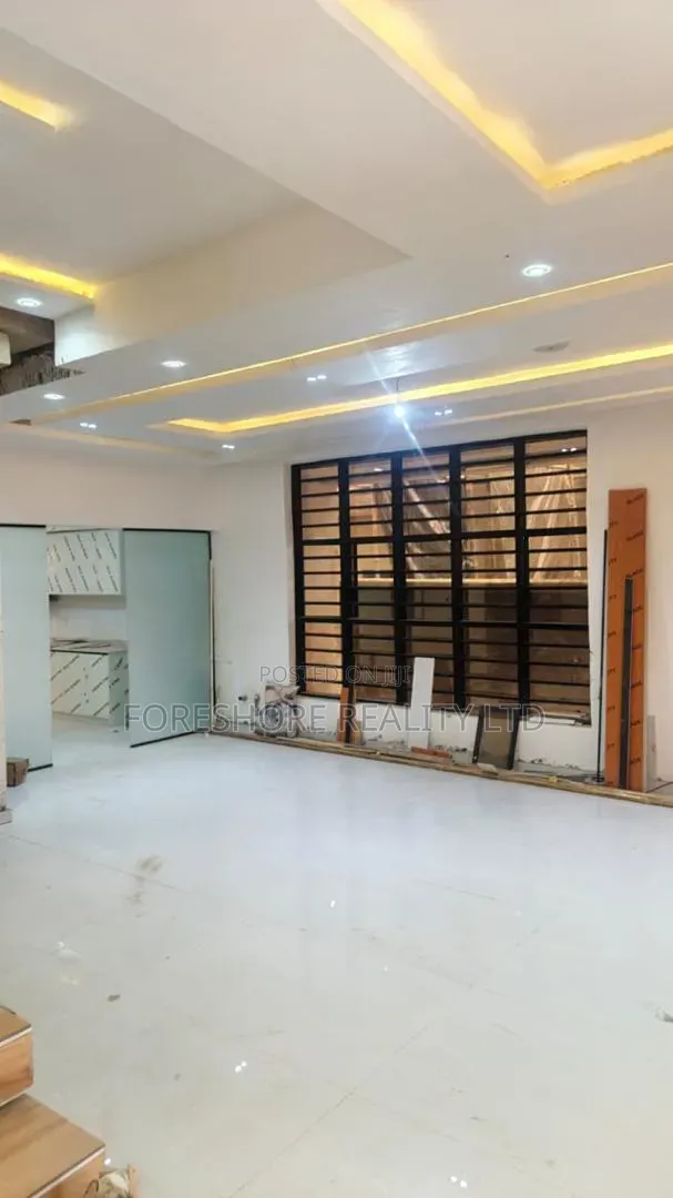 5bdrm Duplex in Oregun for sale