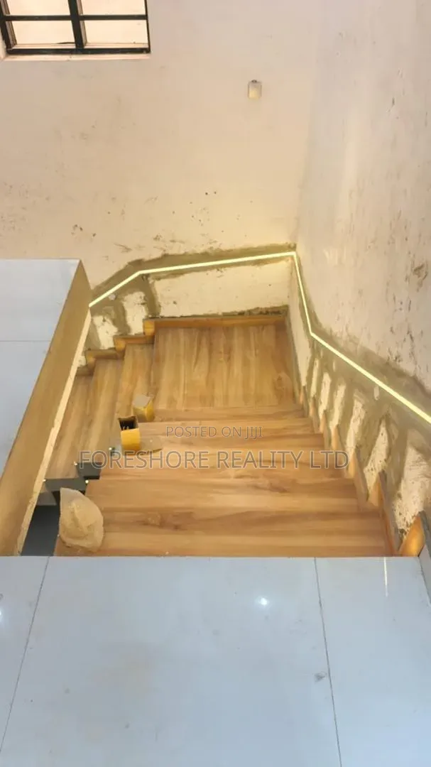5bdrm Duplex in Oregun for sale