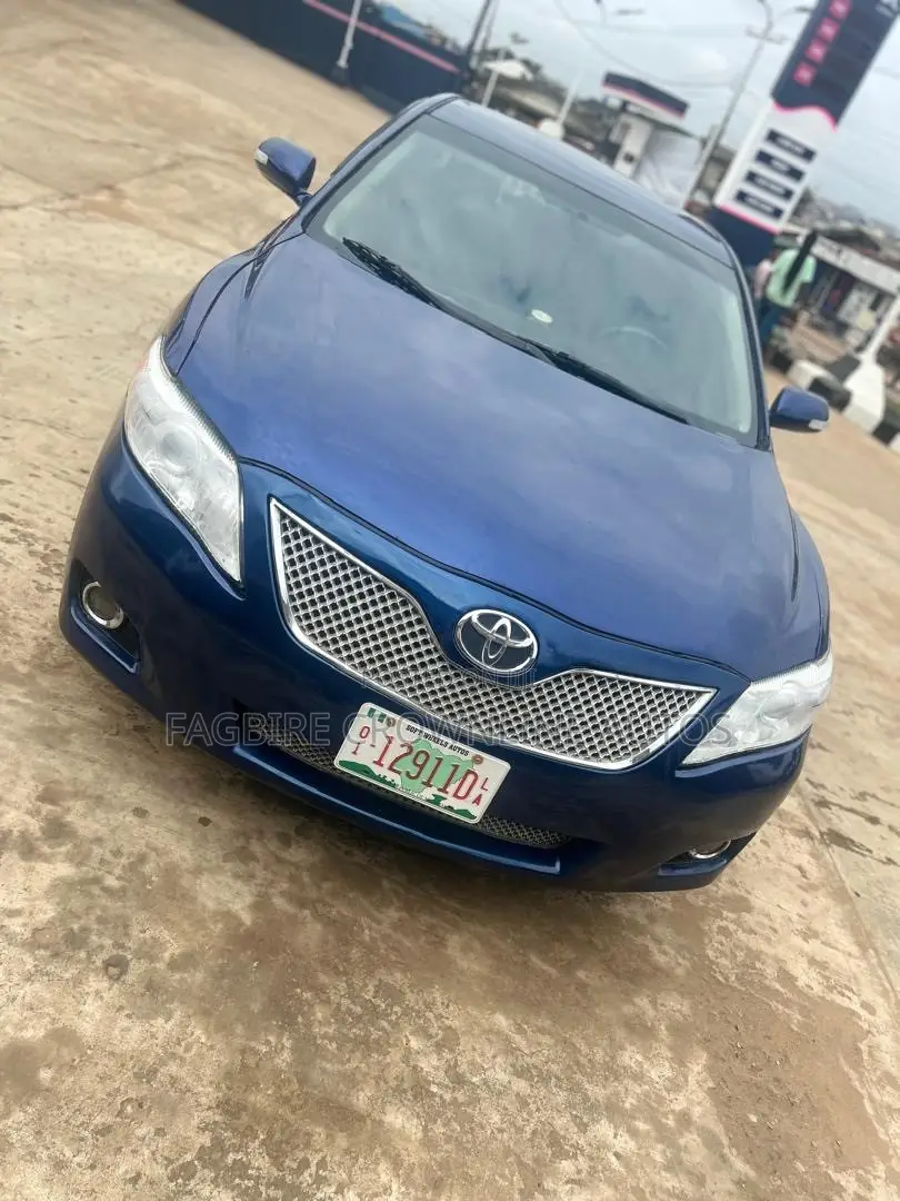 Toyota Camry LE 4dr Sedan (2.5L 4cyl 6AM) 2010 Blue