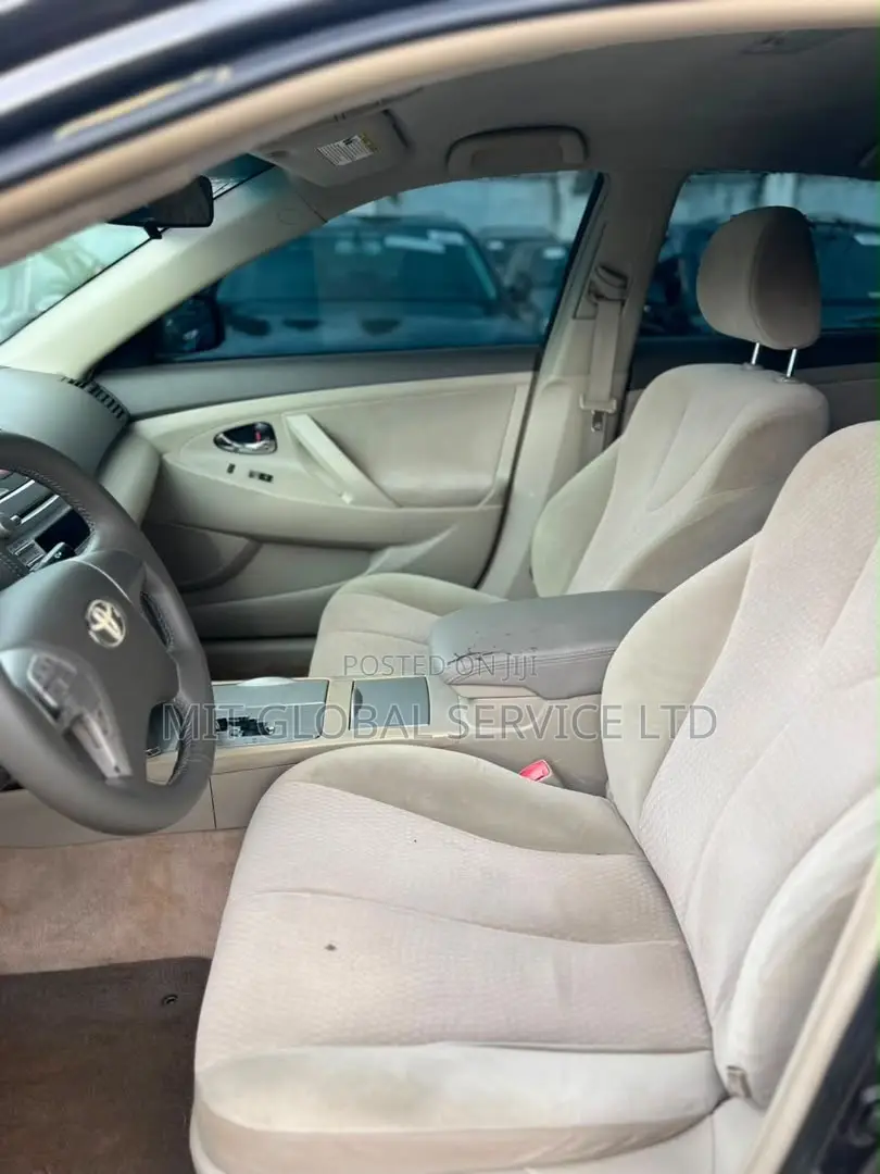 Toyota Camry 2010 Gray