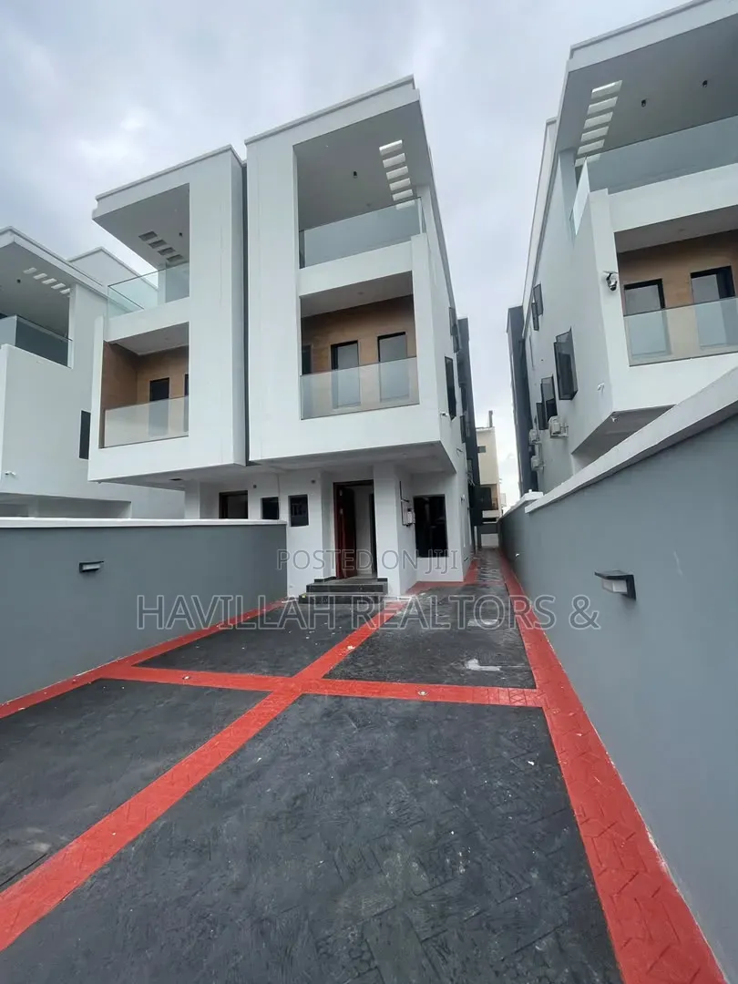 5bdrm Duplex in Ogudu GRA for sale